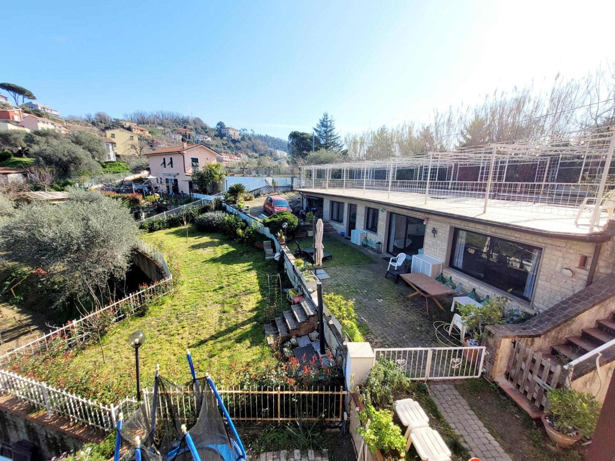 Madama Dore, Casa Indipendente Con Grande Giardino E Parcheggio Privato La Spezia