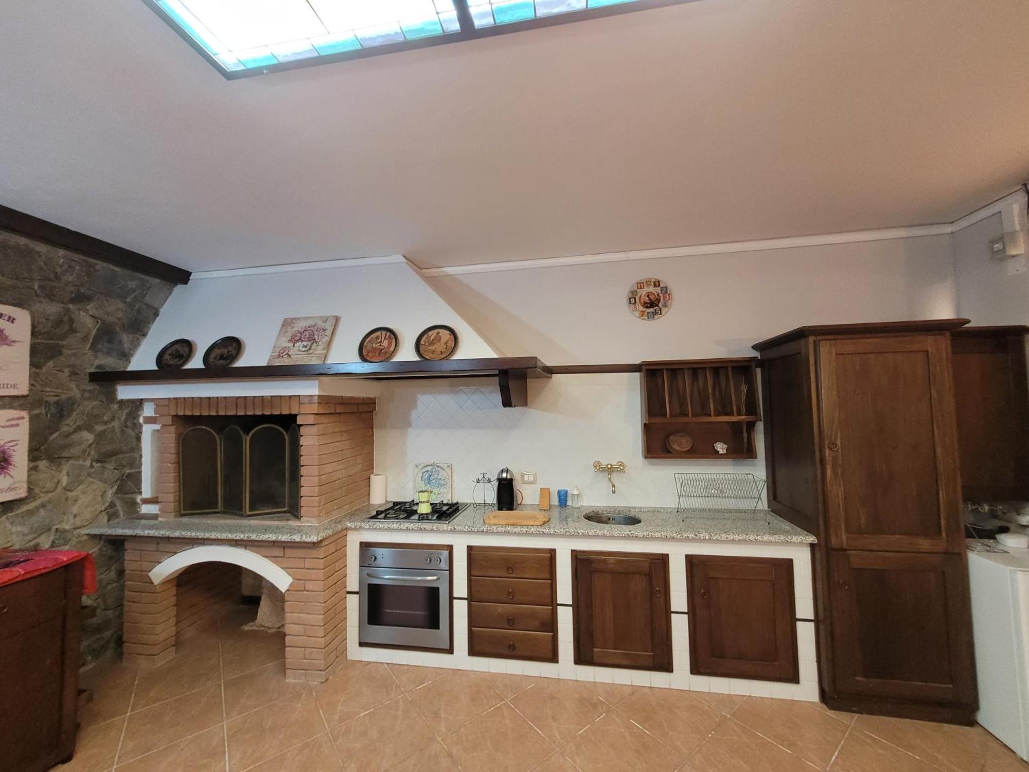 Madama Dore, Casa Indipendente Con Grande Giardino E Parcheggio Privato La Spezia